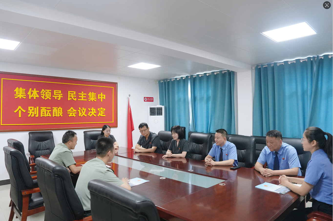 “八一”慰问送温情 军检同心护平安——杜集区人民检察院开展走访慰问活动